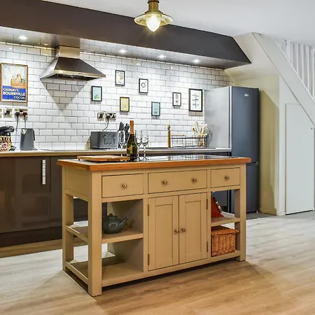 Normanby House 펜션