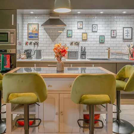 Holiday home Normanby House *